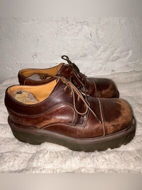 Dr. Martens Brown Leather Derby platform Oxfords